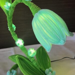 Kézműves Zsenília Tulipán Lámpa – Egyedi LED Hangulatvilágítás (USB-s)