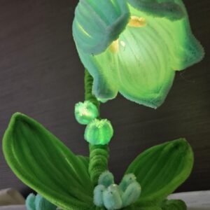 Kézműves Zsenília Tulipán Lámpa – Egyedi LED Hangulatvilágítás (USB-s)