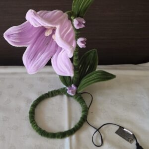 Kézműves Zsenília Tulipán Lámpa – Egyedi LED Hangulatvilágítás (USB-s)