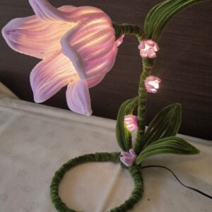 Kézműves Zsenília Tulipán Lámpa – Egyedi LED Hangulatvilágítás (USB-s)