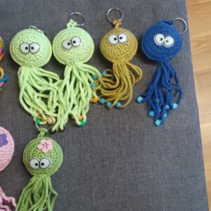 Polip kulcstartó horgolt