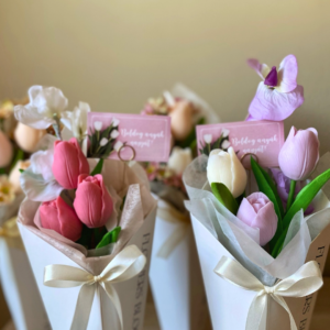 Illatviasz tulipán csokor egyedi elképzeléssel – ajándék bármilyen alkalomra