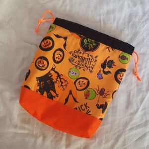 Halloweeni csokigyűjtő szütyő
