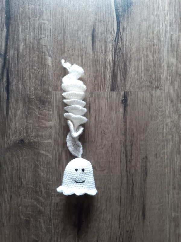 Halloween lakásdkoráció szellemmel