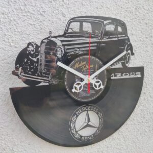 Mercedes 170s – Bakelit falióra