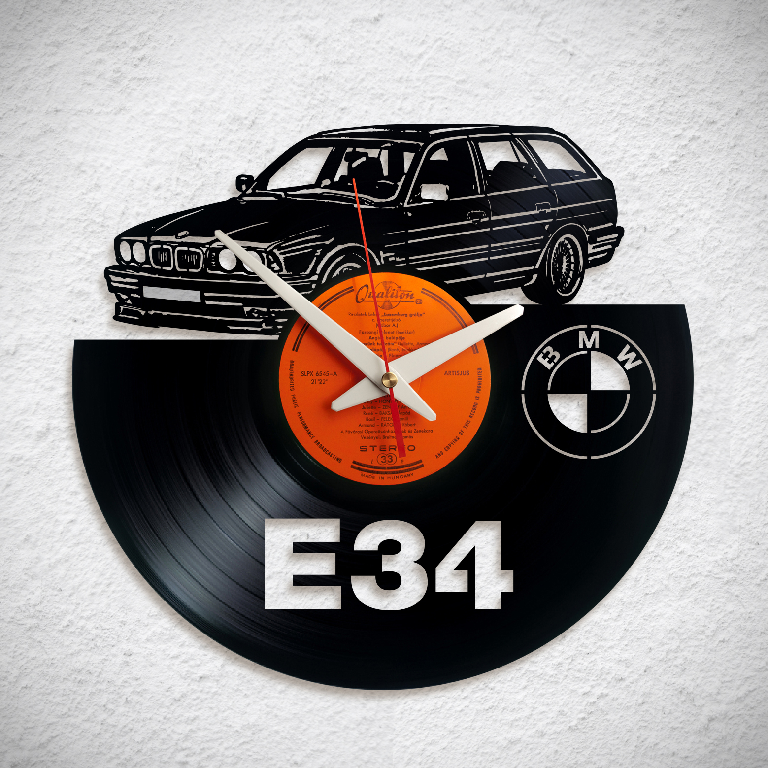 BMW E34 touring – Bakelit falióra