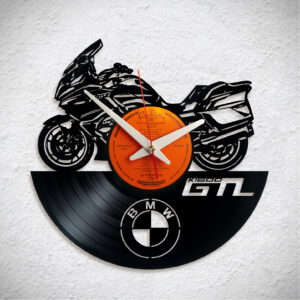 BMW K1600GTL – Bakelit falióra