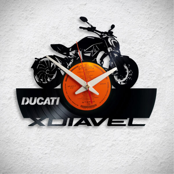 Ducati Xdiavel – Bakelit falióra
