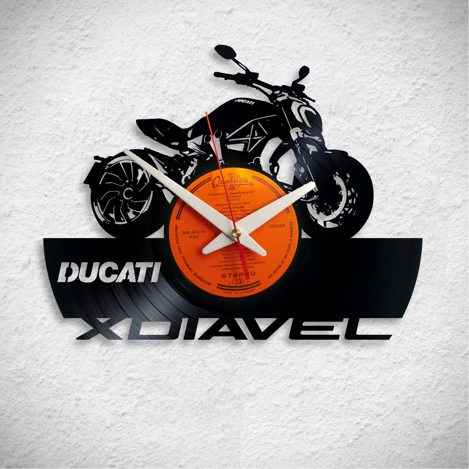 Ducati Xdiavel – Bakelit falióra