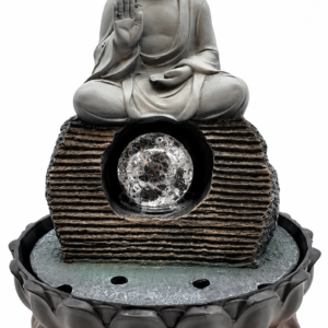 Ülő Buddha beltéri szökőkút dekoratív gömbbel, 28 cm