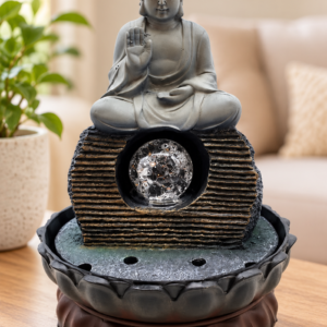 Ülő Buddha beltéri szökőkút dekoratív gömbbel, 28 cm