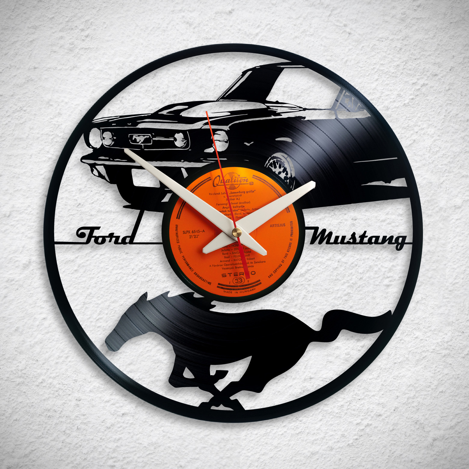 Ford Mustang – Bakelit falióra