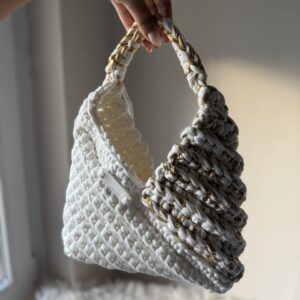 Horgolt Triangle Bag