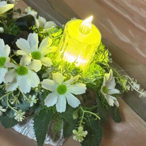 Egyedi, kézzel készített sírdísz LED mécsessel, selyemvirágokkal, feliratos szalaggal díszítve