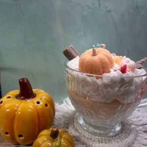 Pasztell őszi tökös desszertgyertya – különleges Halloween dekoráció