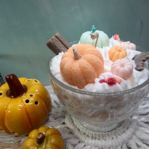 Pasztell őszi tökös desszertgyertya – különleges Halloween dekoráció