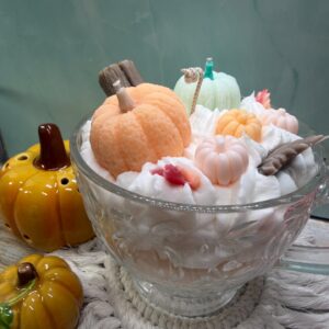 Pasztell őszi tökös desszertgyertya – különleges Halloween dekoráció