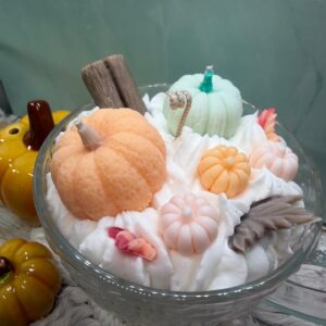 Pasztell őszi tökös desszertgyertya – különleges Halloween dekoráció