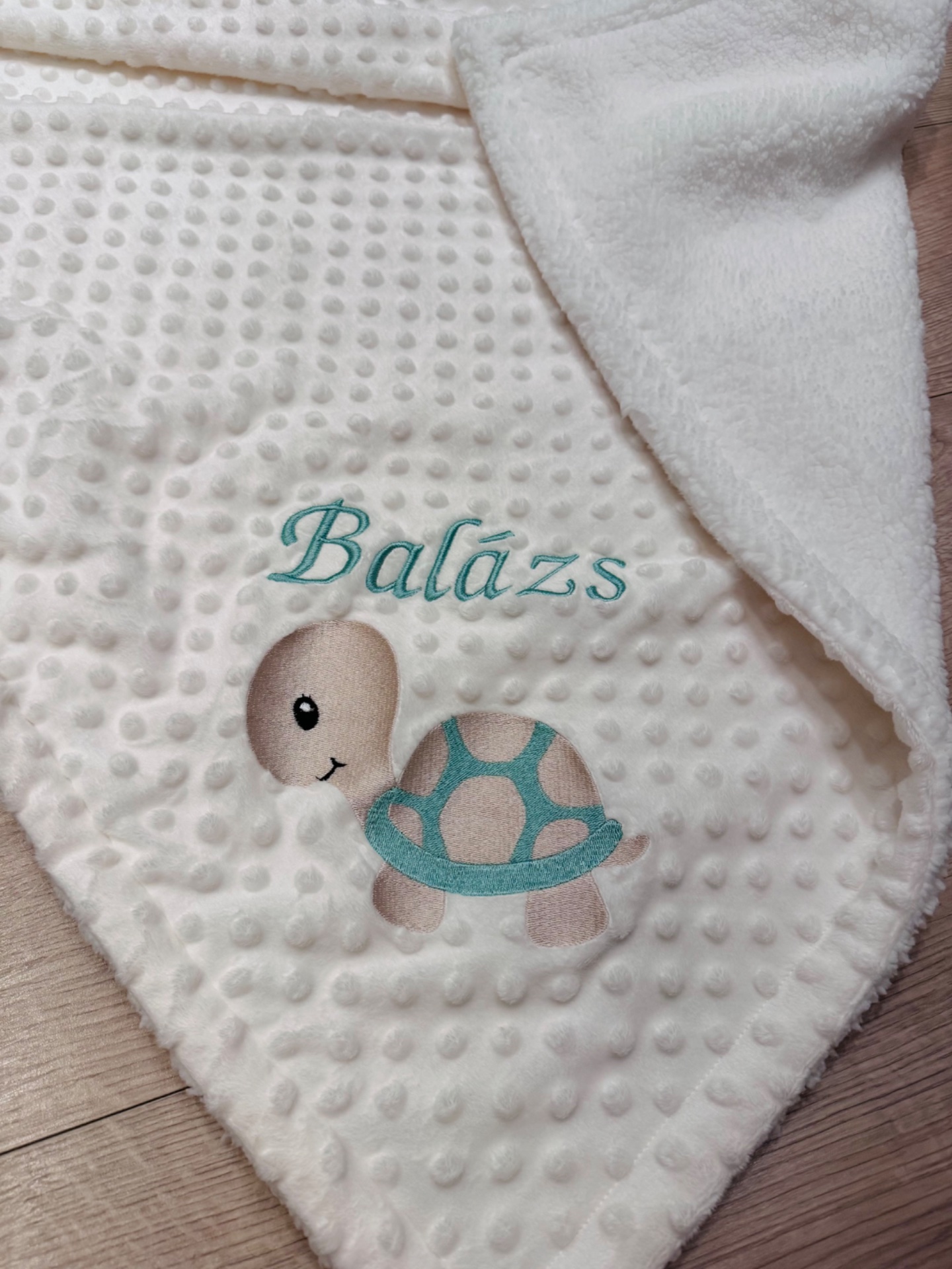 Hímzett Babatakaró – Teknős mintával