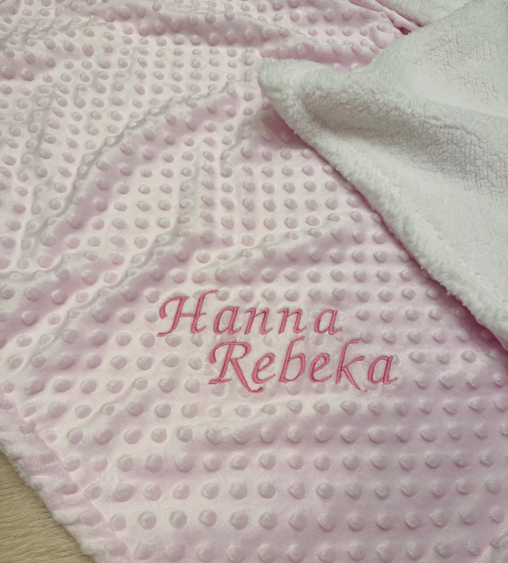 Hímzett Babatakaró – Minta nélkül, csak névvel