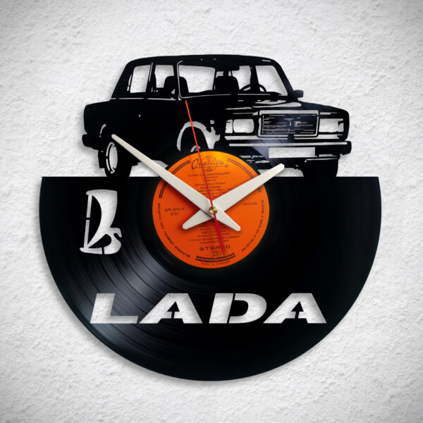 Lada 2107 – Bakelit falióra