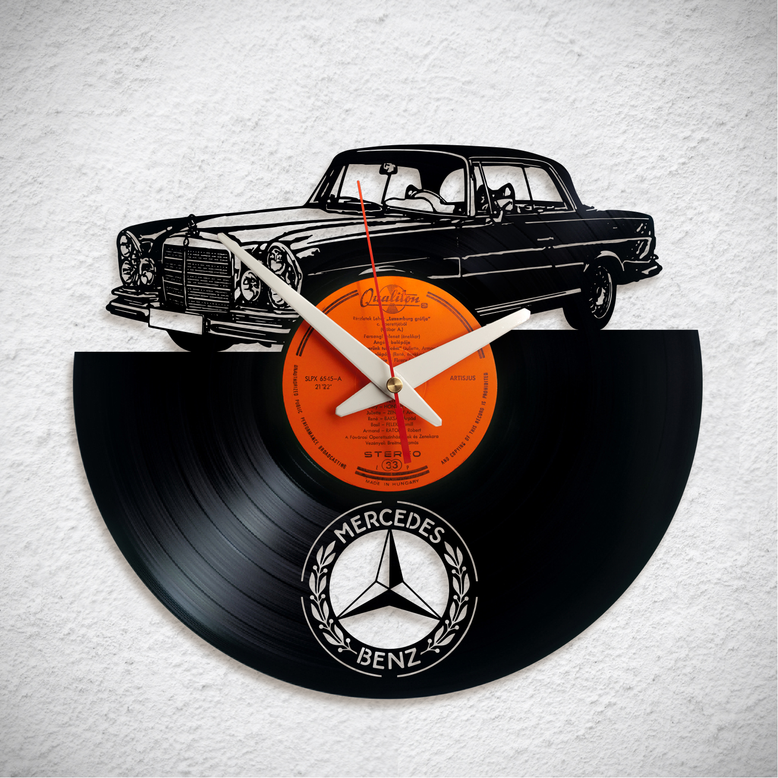 Mercedes W111 – Bakelit falióra