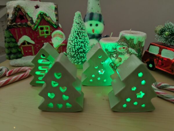 🎄 Kézzel készített fenyőfa dekoráció LED világítással 🎄