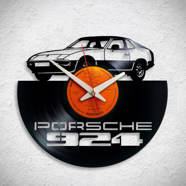 Porsche 924 – Bakelit falióra