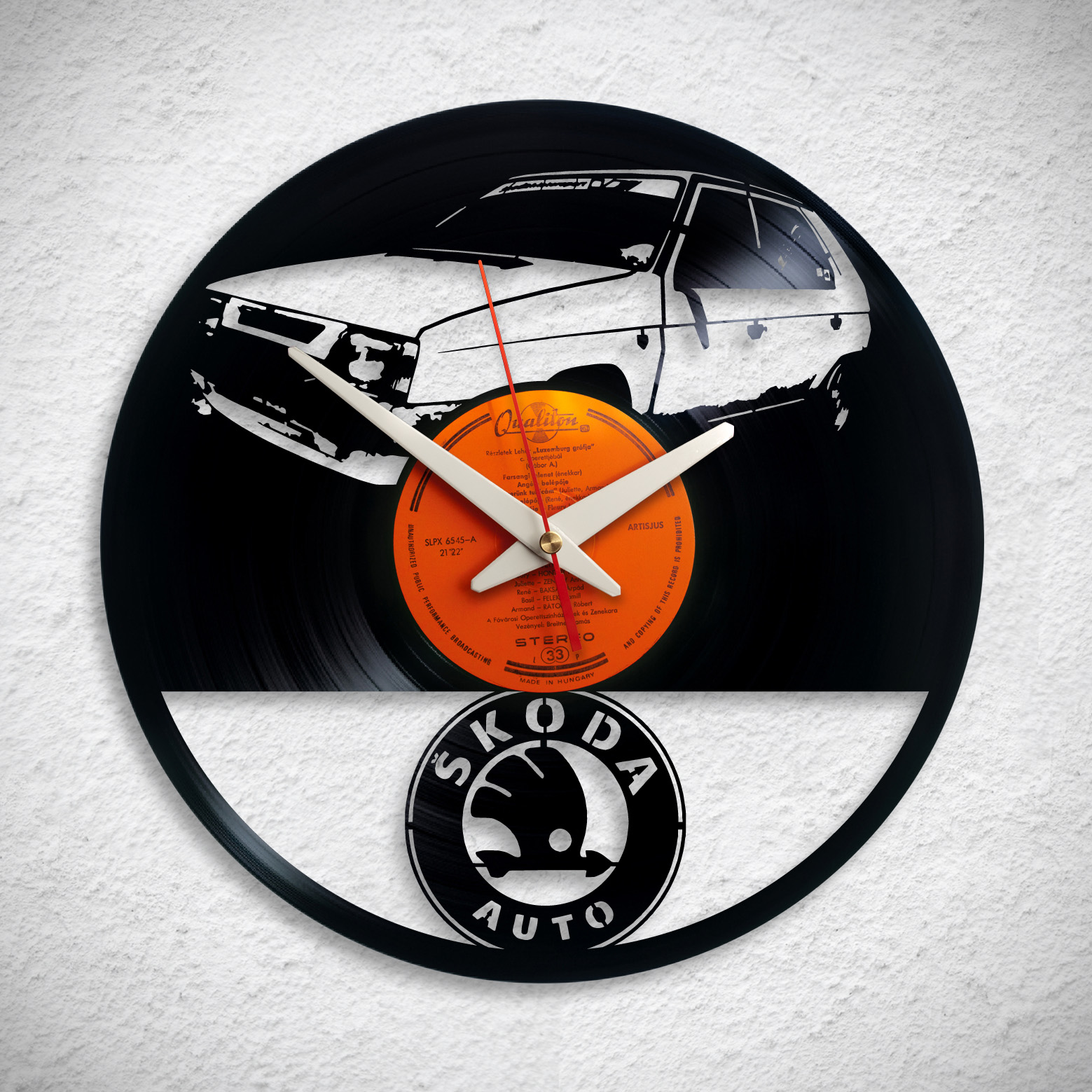 Skoda Favorit – Bakelit falióra