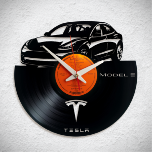 Tesla Model 3 – Bakelit falióra
