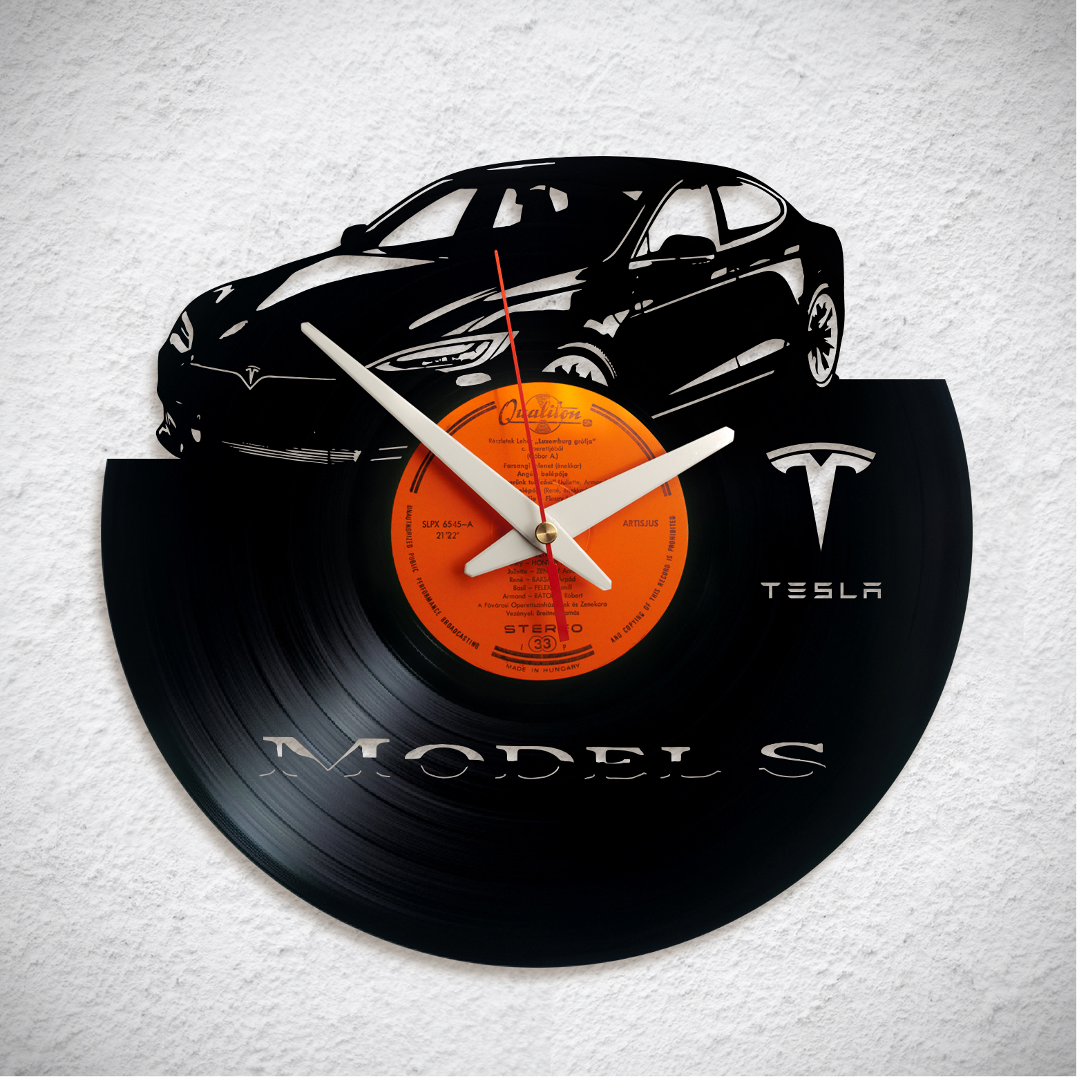 Tesla Model S – Bakelit falióra
