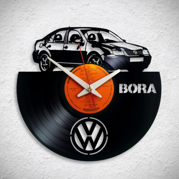 VW Bora – Bakelit falióra