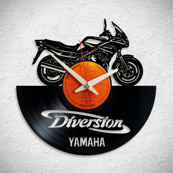 Yamaha XJ900 Diversion – Bakelit falióra