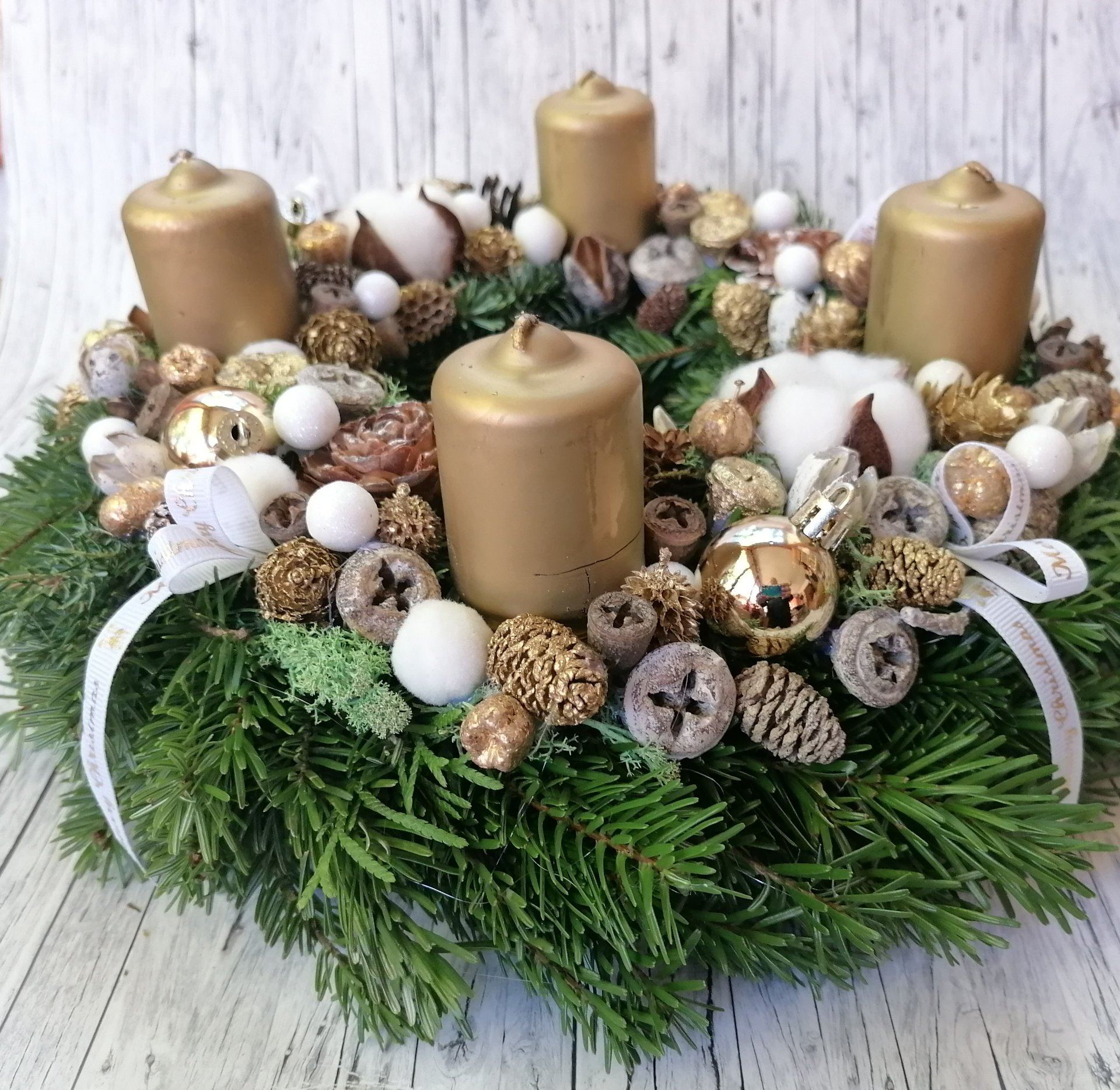 Adventi koszorú 7. Arany-fehér nordmann fenyővel