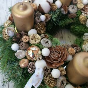 Adventi koszorú 7. Arany-fehér nordmann fenyővel