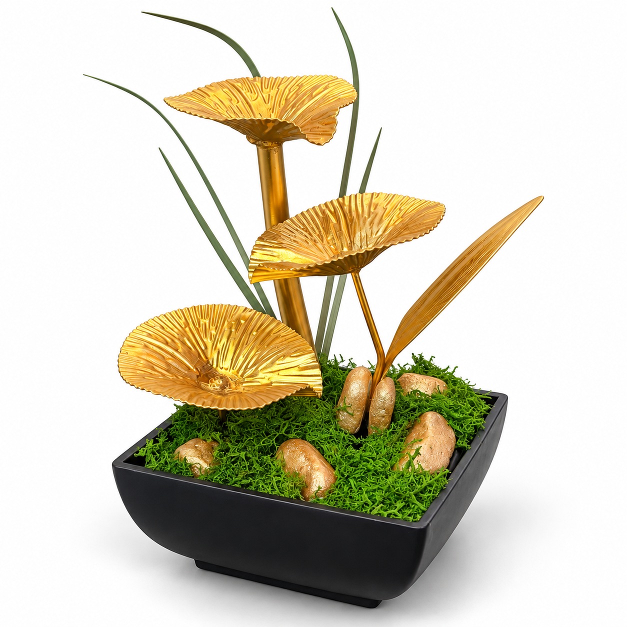 Arany levélkaszkád mohával és arany kövekkel – asztali szökőkút, 23 × 15 cm