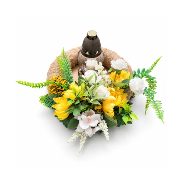 Sárga-fehér virágos sírdísz mécsessel – jutakoszorún, 35 cm