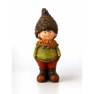 Tobozsapkás őszi fiú figura