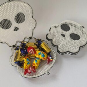 💀 Koponya alakú édesség- és ajándéktartó – 3D nyomtatott halloweeni dekoráció