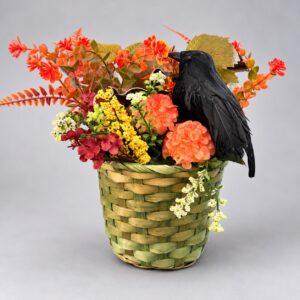 Őszi Halloween virágkosár fekete hollóval – kb. 30 × 30 cm