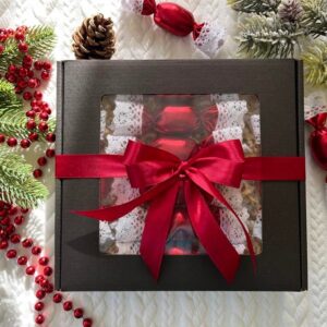 Piros lamé textil szaloncukor – 8 db díszdobozban, karácsonyfadísz
